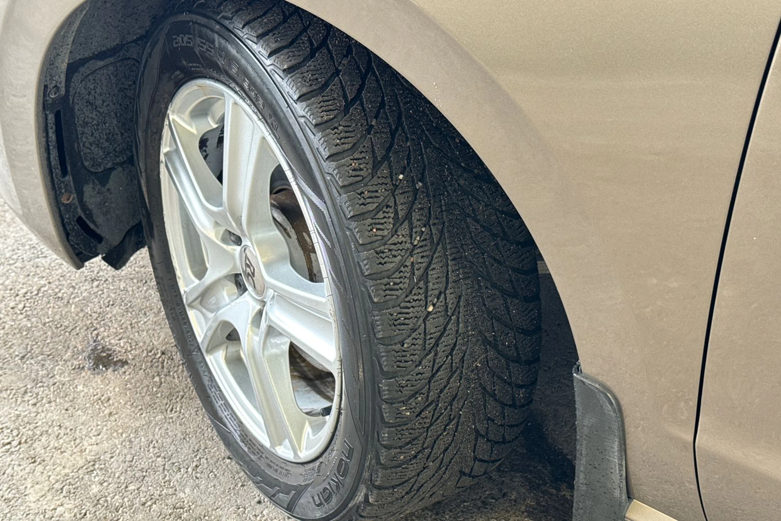 ruskea (beige) Volkswagen Golf Sportsvan 2017 kuva 13.