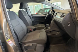 ruskea (beige) Volkswagen Golf Sportsvan 2017 kuva 17.