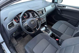 valkoinen Volkswagen Golf Sportsvan 2017 kuva 3.