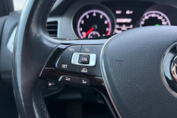 valkoinen Volkswagen Golf Sportsvan 2017 kuva 6.