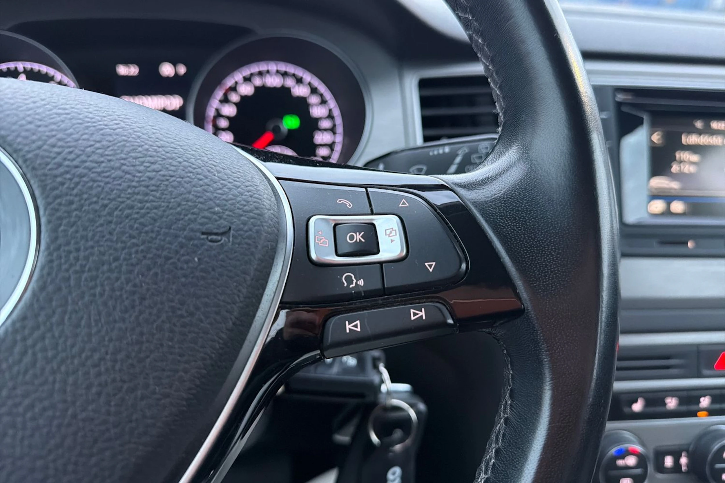 valkoinen Volkswagen Golf Sportsvan 2017 kuva 7.