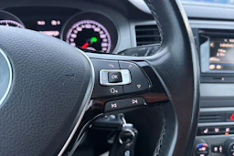 valkoinen Volkswagen Golf Sportsvan 2017 kuva 7.