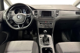 valkoinen Volkswagen Golf Sportsvan 2018 kuva 9.