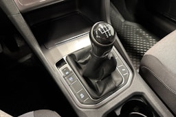 valkoinen Volkswagen Golf Sportsvan 2018 kuva 19.