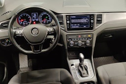 valkoinen Volkswagen Golf Sportsvan 2018 kuva 9.