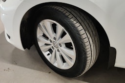valkoinen Volkswagen Golf Sportsvan 2018 kuva 13.