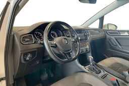 valkoinen Volkswagen Golf Sportsvan 2018 kuva 8.