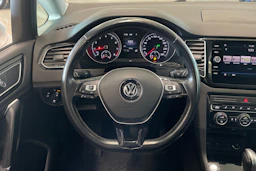 valkoinen Volkswagen Golf Sportsvan 2018 kuva 16.