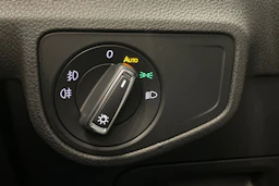 valkoinen Volkswagen Golf Sportsvan 2018 kuva 20.