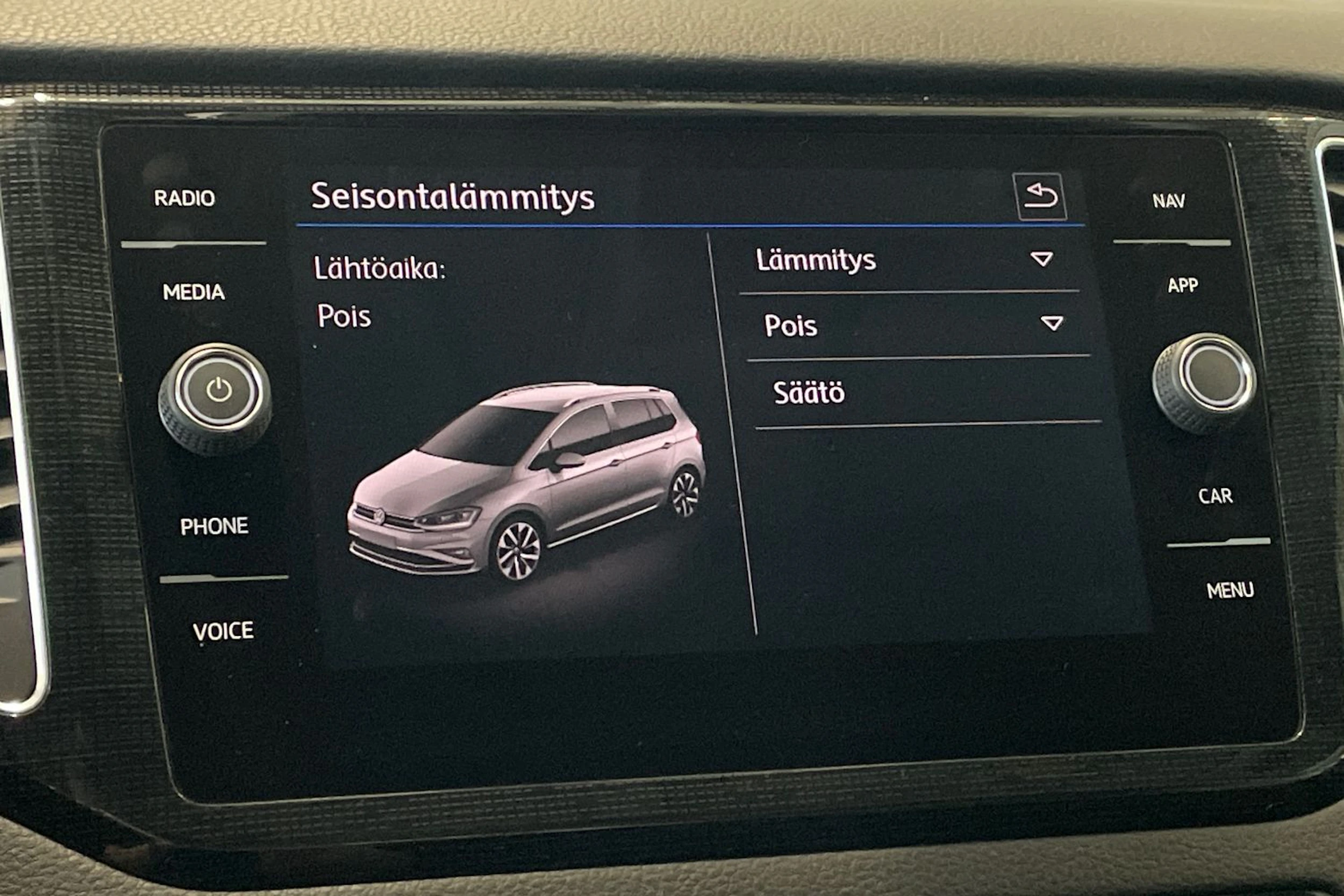 valkoinen Volkswagen Golf Sportsvan 2018 kuva 26.