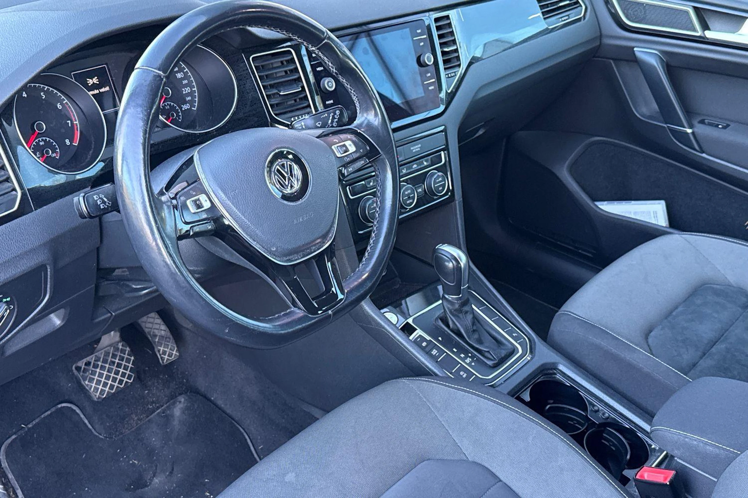 sininen Volkswagen Golf Sportsvan 2018 kuva 3.