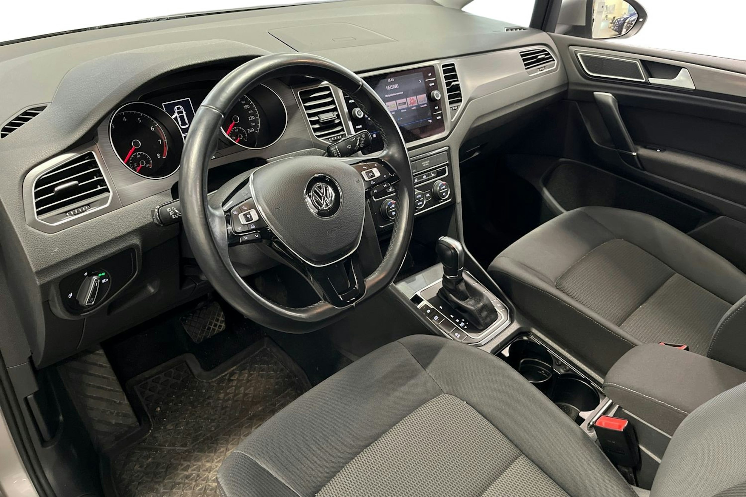 harmaa Volkswagen Golf Sportsvan 2018 kuva 3.