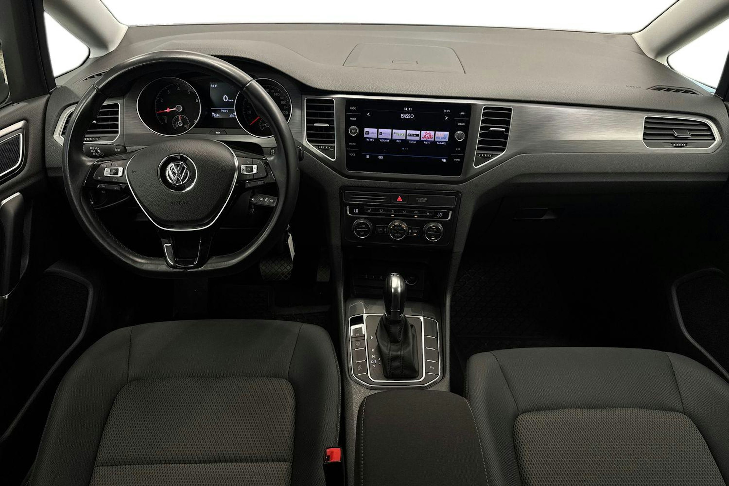 harmaa Volkswagen Golf Sportsvan 2018 kuva 9.