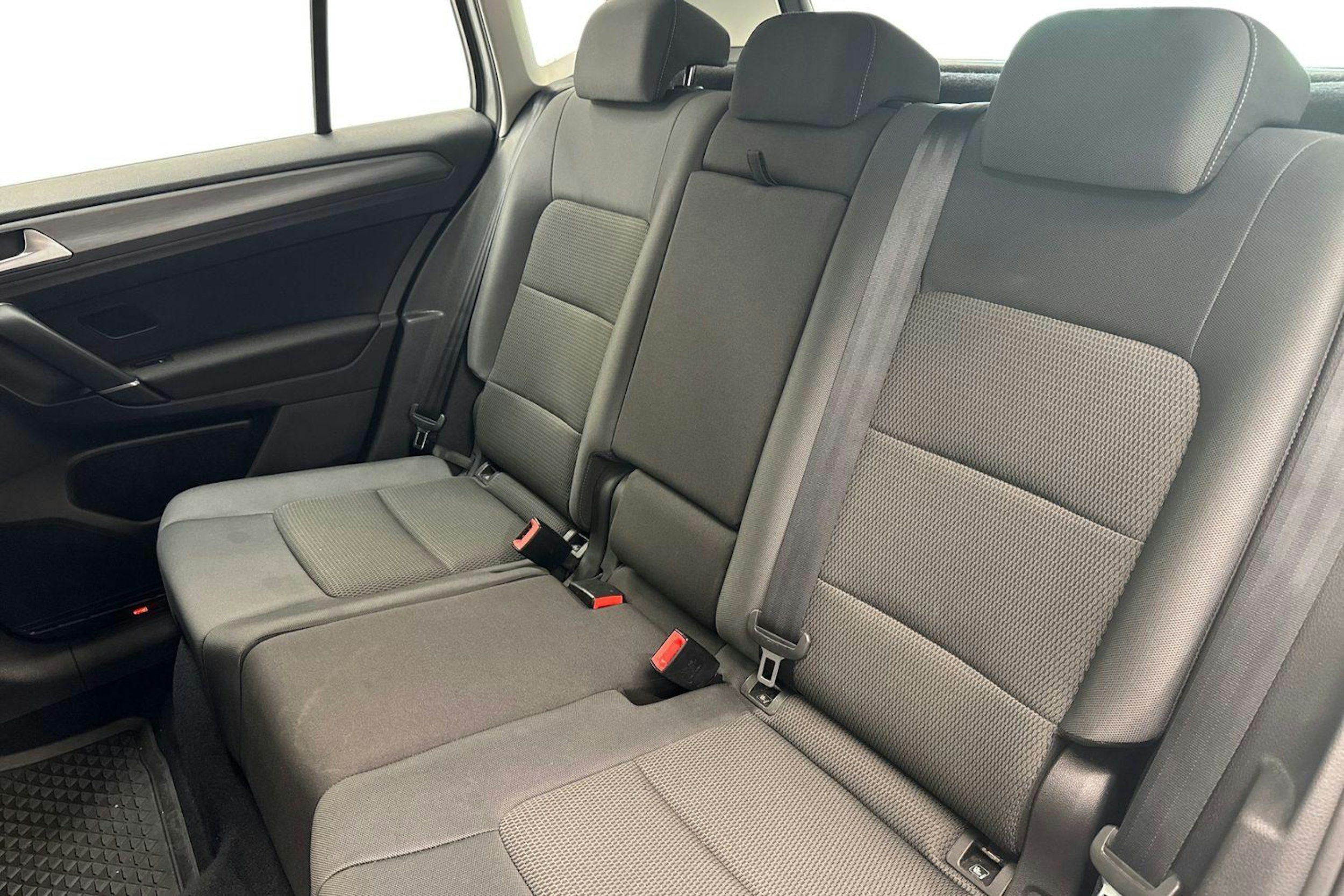 harmaa Volkswagen Golf Sportsvan 2018 kuva 10.