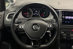 harmaa Volkswagen Golf Sportsvan 2018 kuva 14.