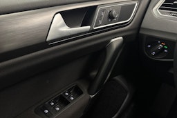 harmaa Volkswagen Golf Sportsvan 2018 kuva 18.