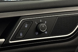 harmaa Volkswagen Golf Sportsvan 2018 kuva 19.