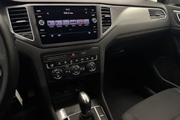 harmaa Volkswagen Golf Sportsvan 2018 kuva 21.