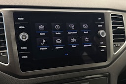 harmaa Volkswagen Golf Sportsvan 2018 kuva 22.