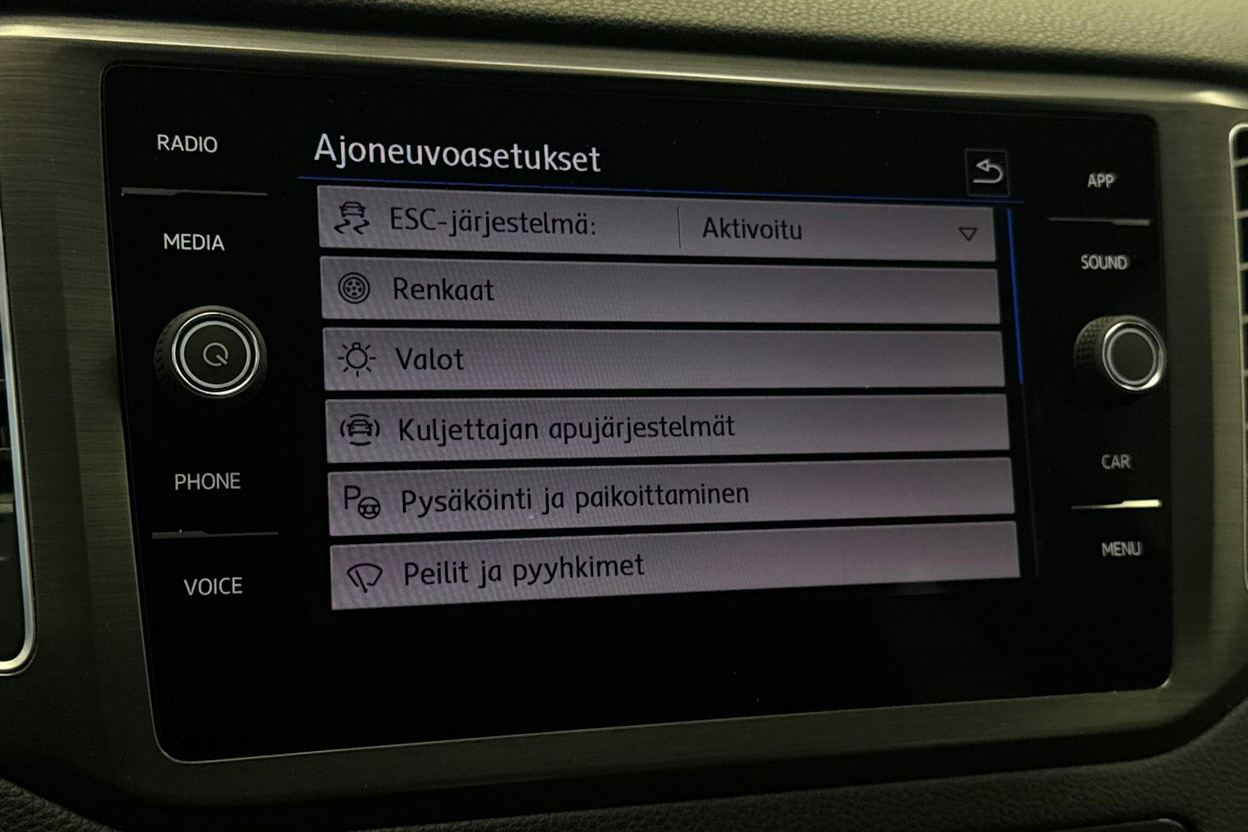 harmaa Volkswagen Golf Sportsvan 2018 kuva 27.