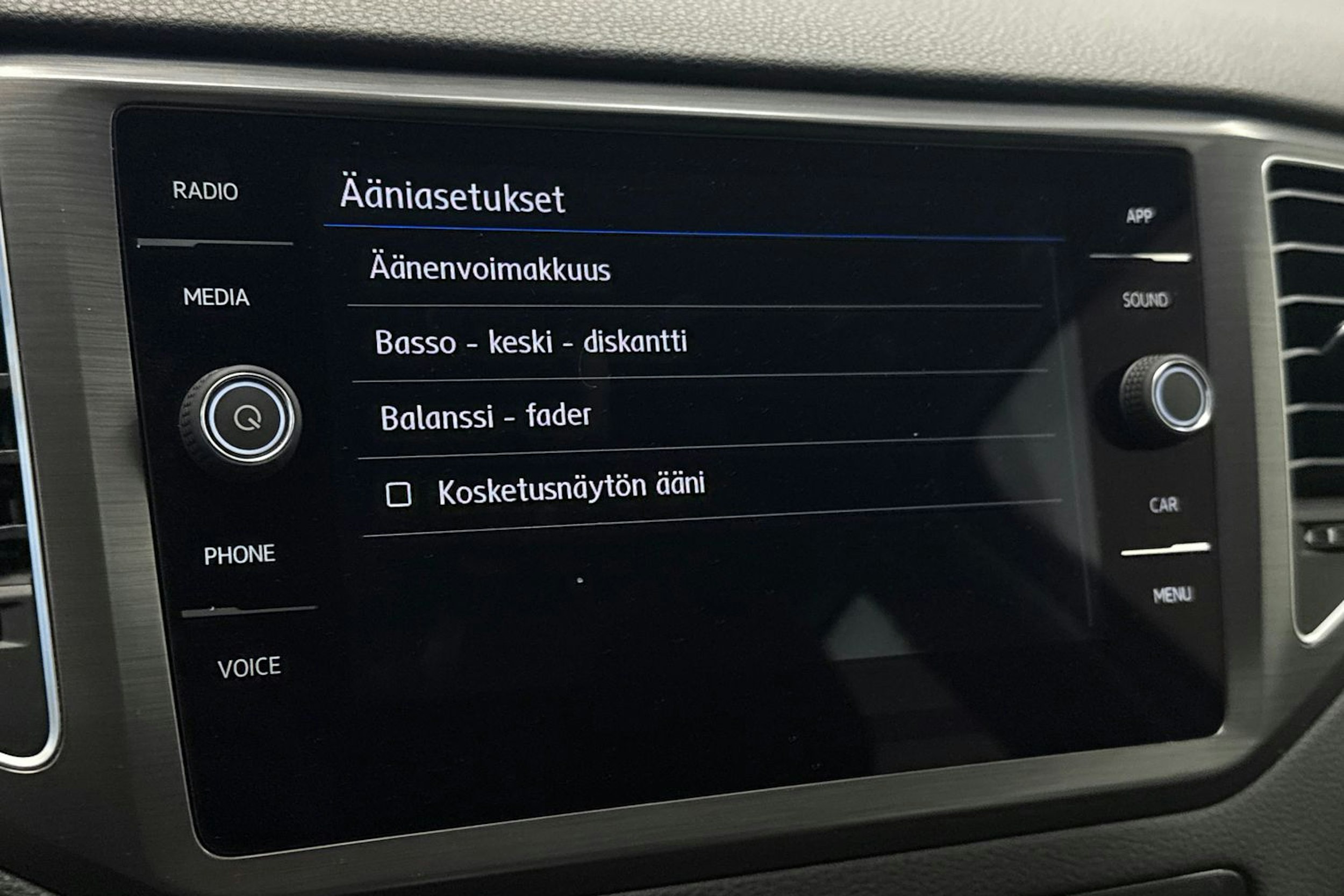 harmaa Volkswagen Golf Sportsvan 2018 kuva 29.