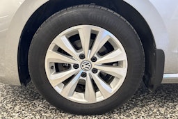 harmaa Volkswagen Golf Sportsvan 2018 kuva 36.