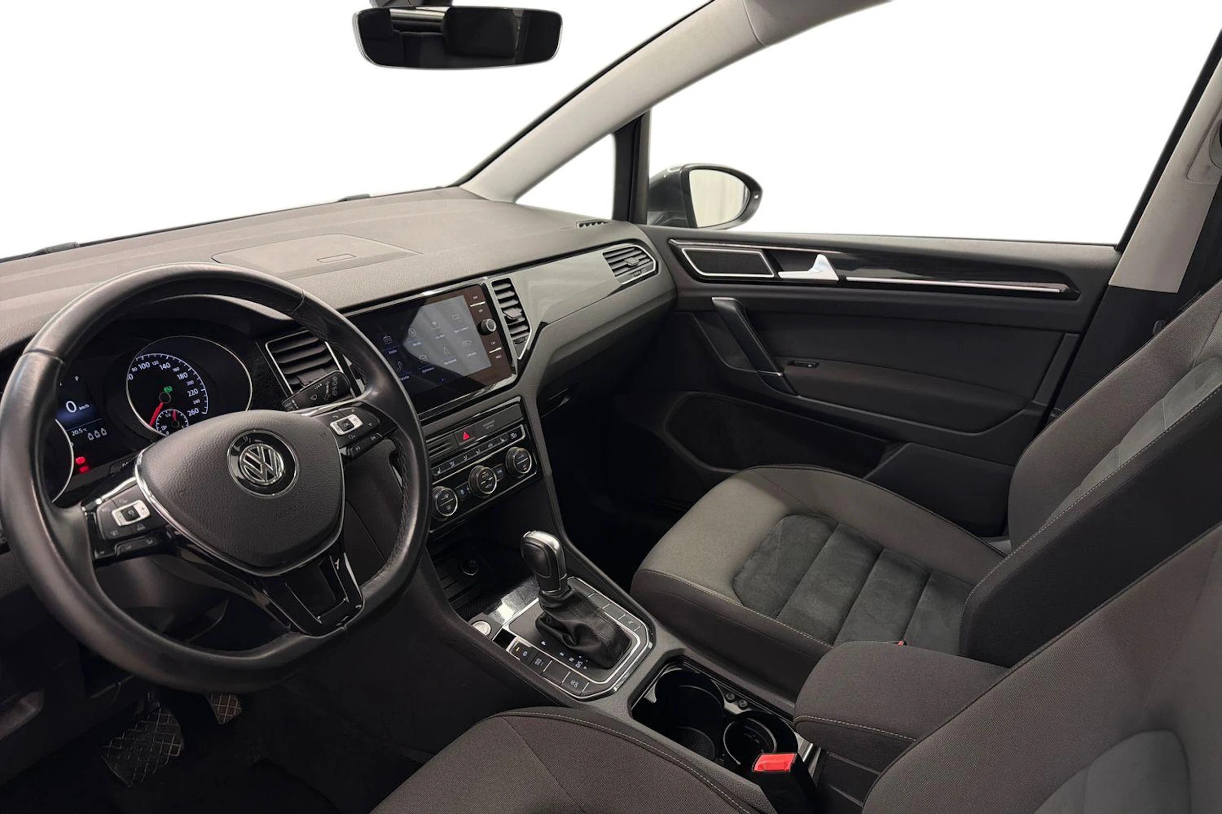 harmaa Volkswagen Golf Sportsvan 2018 kuva 6.