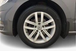 harmaa Volkswagen Golf Sportsvan 2018 kuva 9.