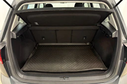 harmaa Volkswagen Golf Sportsvan 2018 kuva 13.