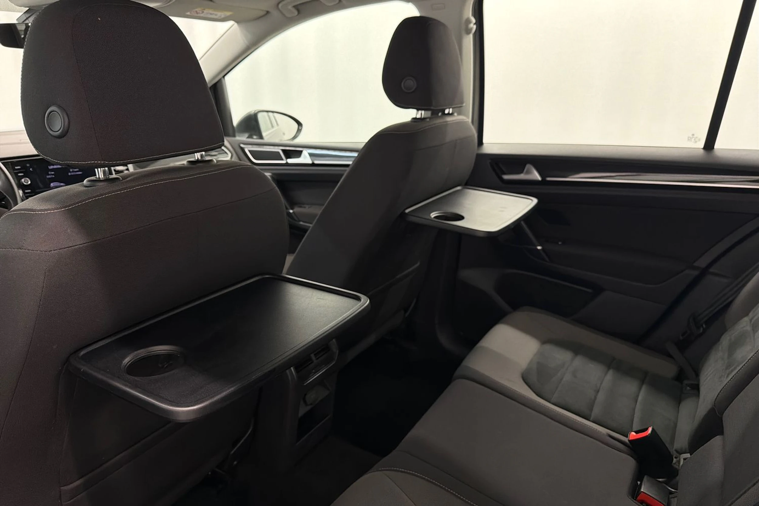 harmaa Volkswagen Golf Sportsvan 2018 kuva 14.