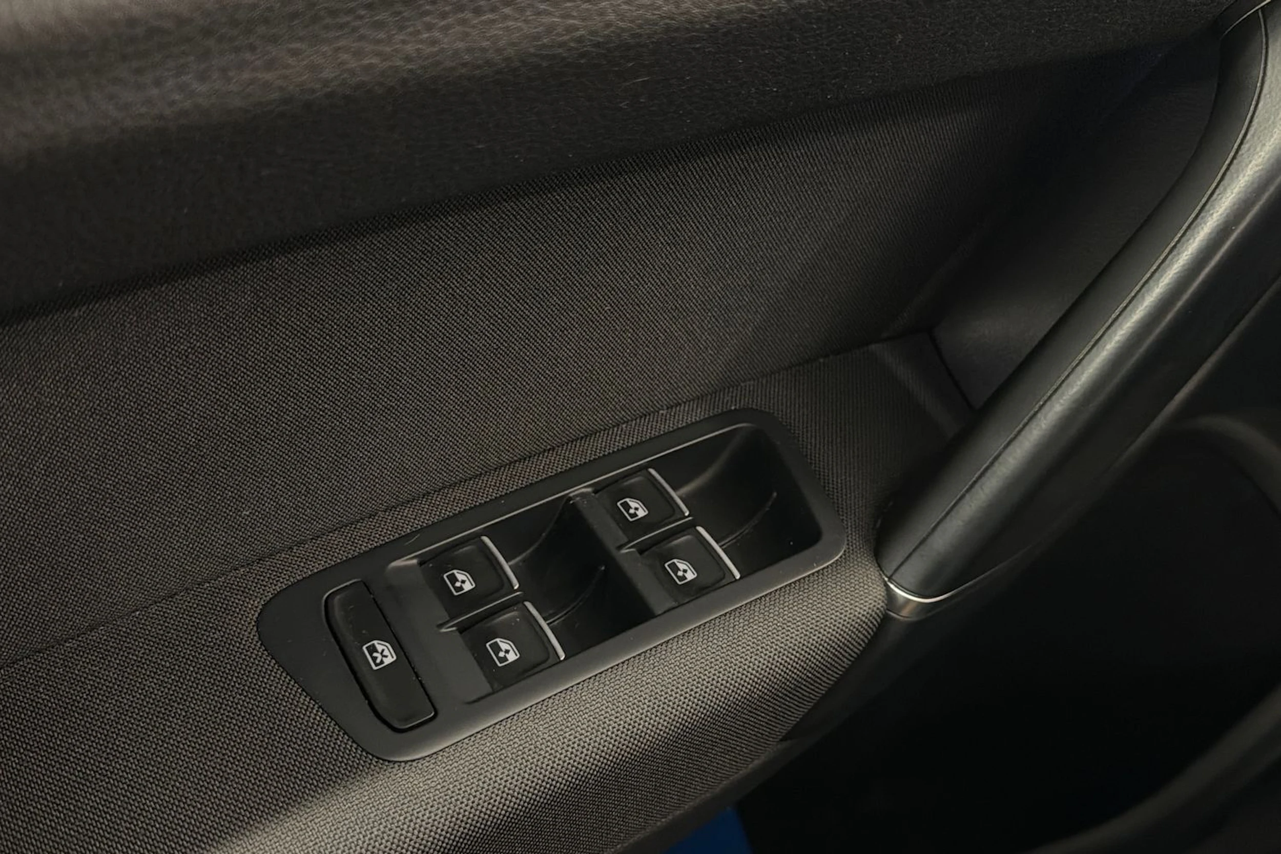 harmaa Volkswagen Golf Sportsvan 2018 kuva 15.