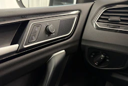 harmaa Volkswagen Golf Sportsvan 2018 kuva 16.