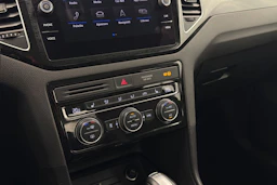 harmaa Volkswagen Golf Sportsvan 2018 kuva 20.