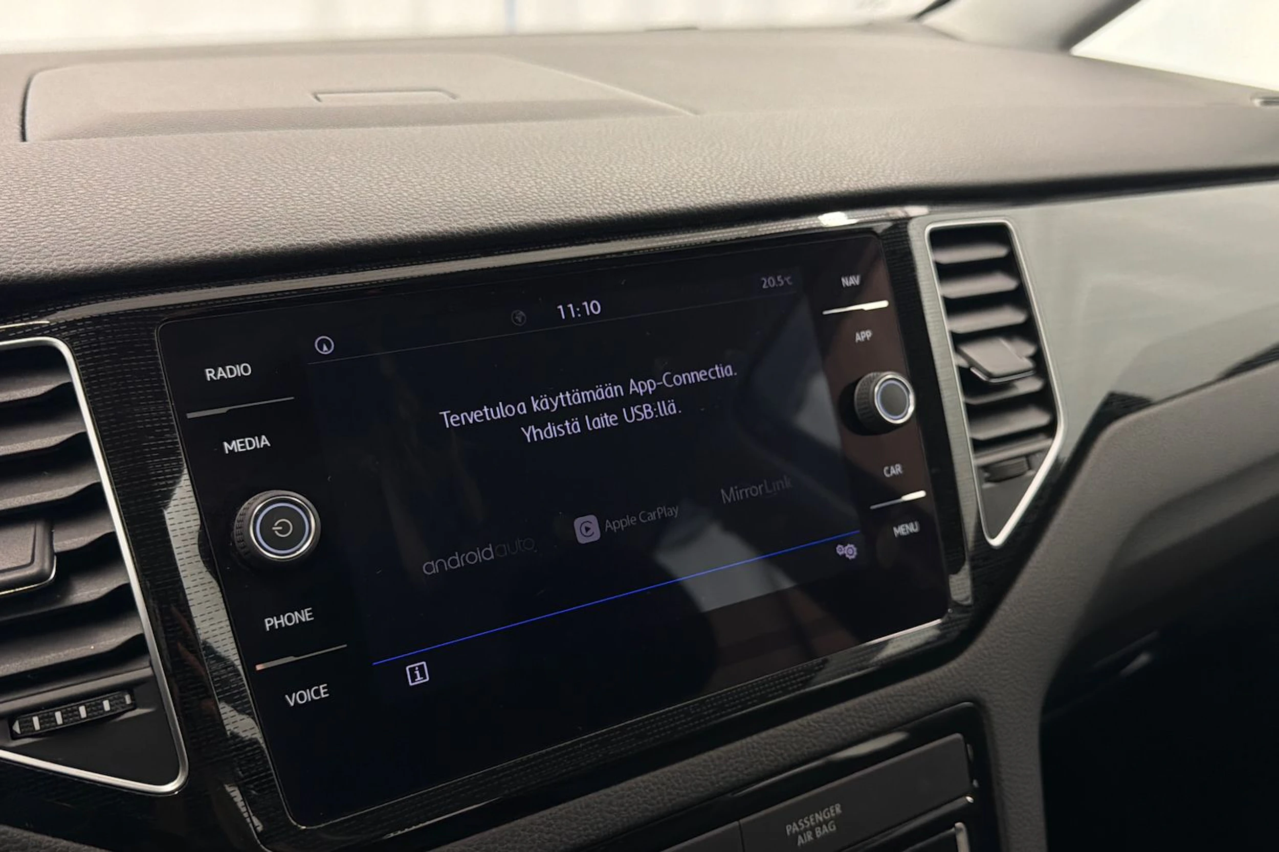 harmaa Volkswagen Golf Sportsvan 2018 kuva 21.