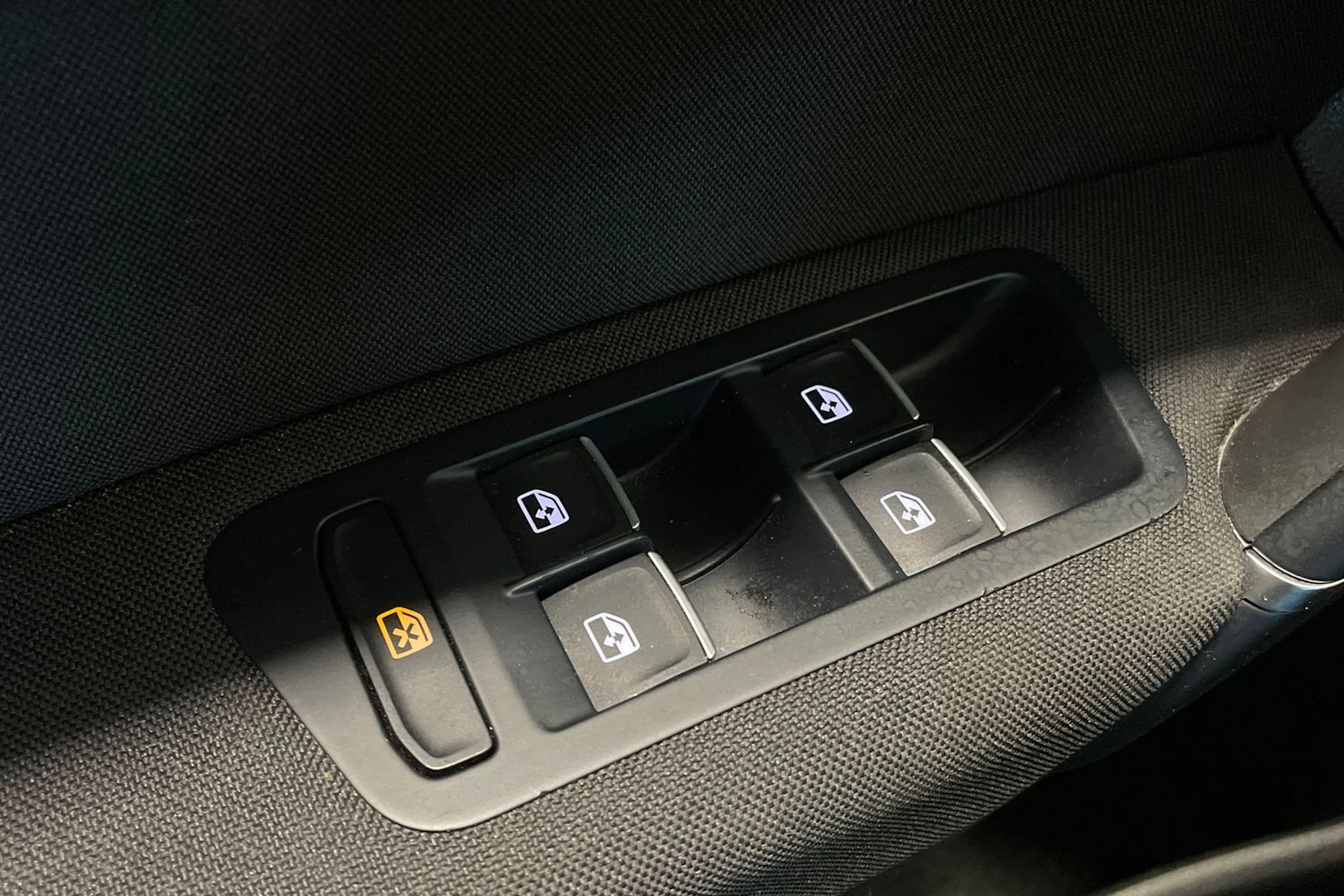 valkoinen Volkswagen Golf Sportsvan 2018 kuva 28.