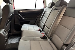 Punainen Volkswagen GOLF SPORTSVAN 2018 kuva 10.