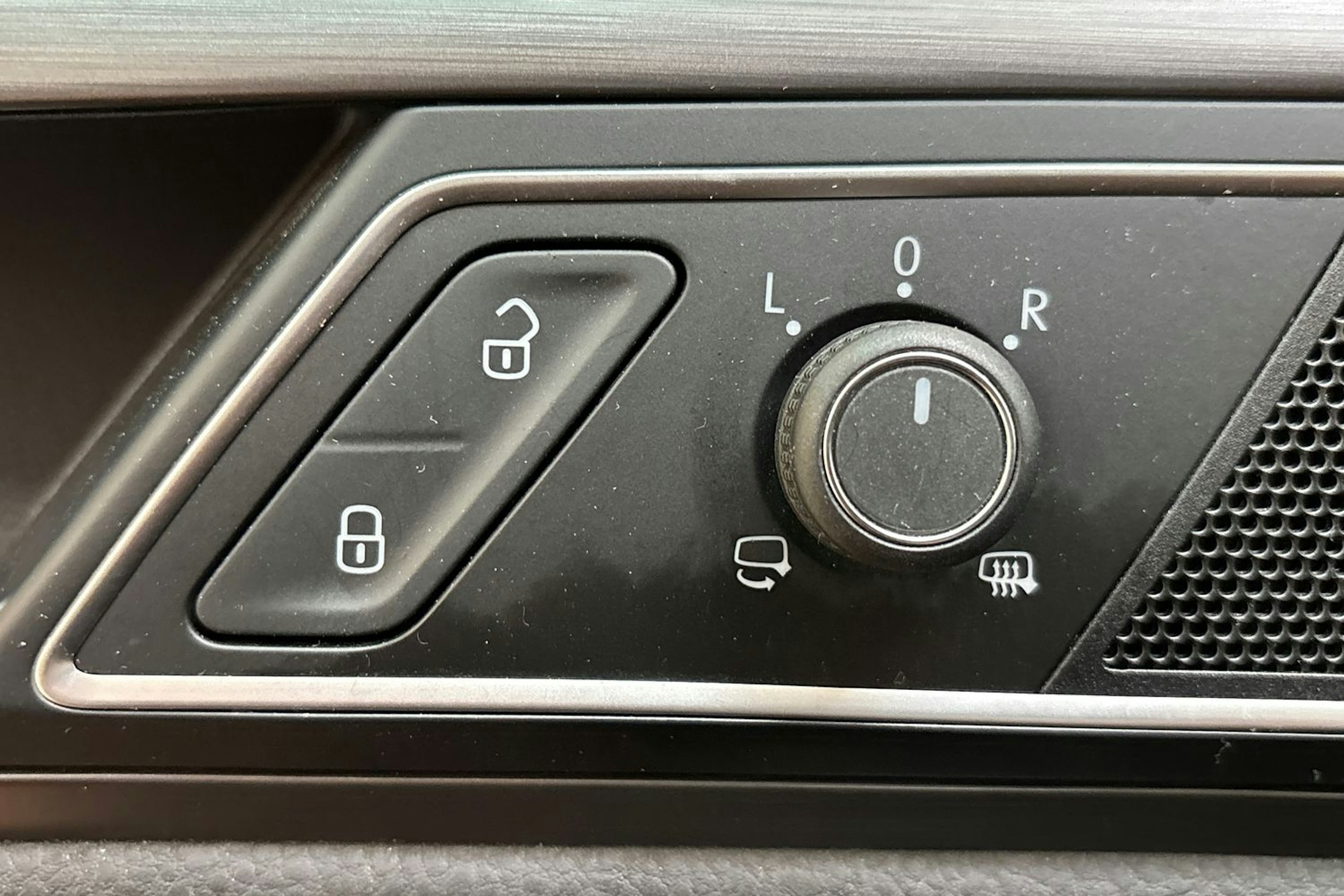 Punainen Volkswagen GOLF SPORTSVAN 2018 kuva 18.