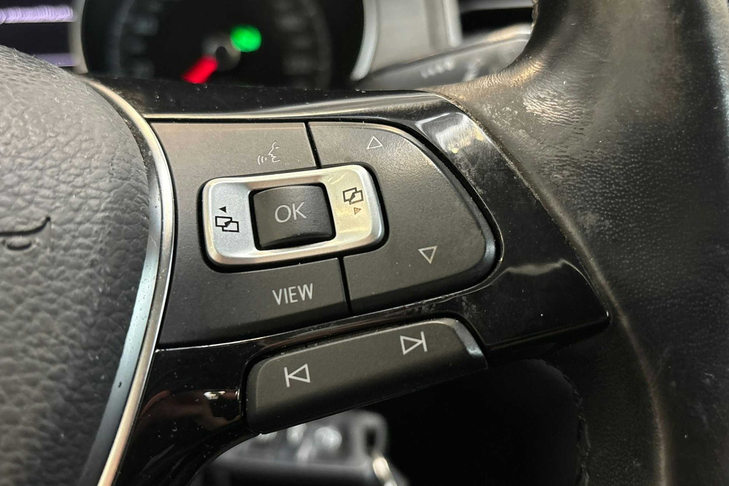 Punainen Volkswagen GOLF SPORTSVAN 2018 kuva 22.