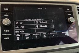 Punainen Volkswagen GOLF SPORTSVAN 2018 kuva 27.