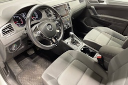 valkoinen Volkswagen Golf Sportsvan 2018 kuva 7.