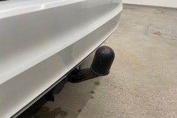 valkoinen Volkswagen Golf Sportsvan 2018 kuva 28.