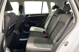 valkoinen Volkswagen Golf Sportsvan 2018 kuva 8.