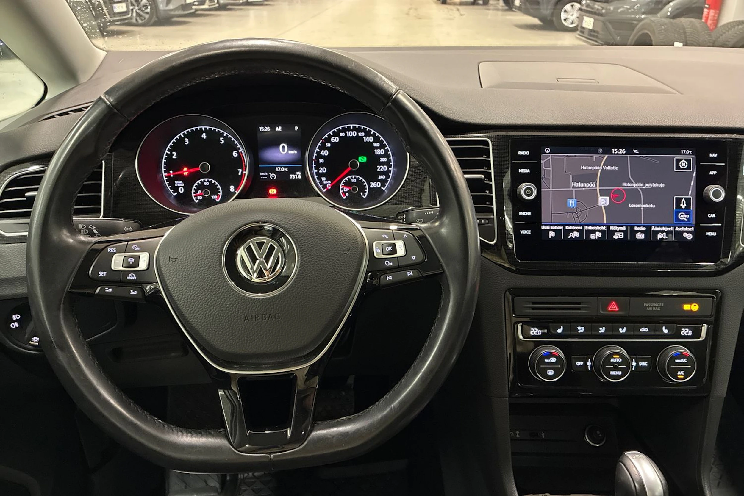 valkoinen Volkswagen Golf Sportsvan 2018 kuva 11.