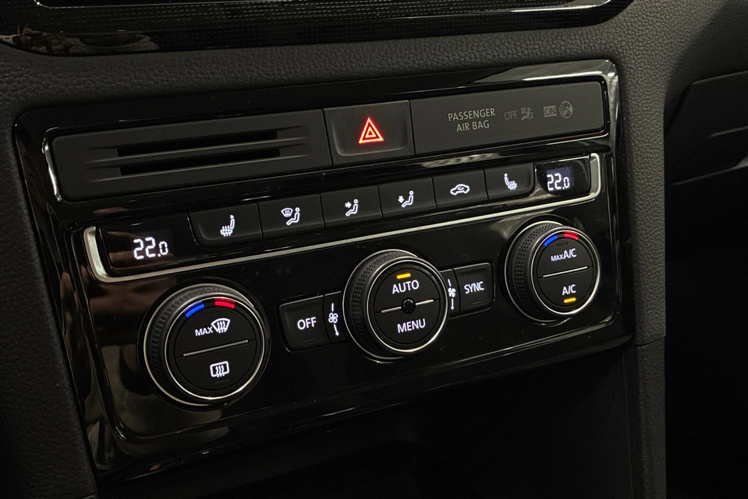 valkoinen Volkswagen Golf Sportsvan 2018 kuva 18.