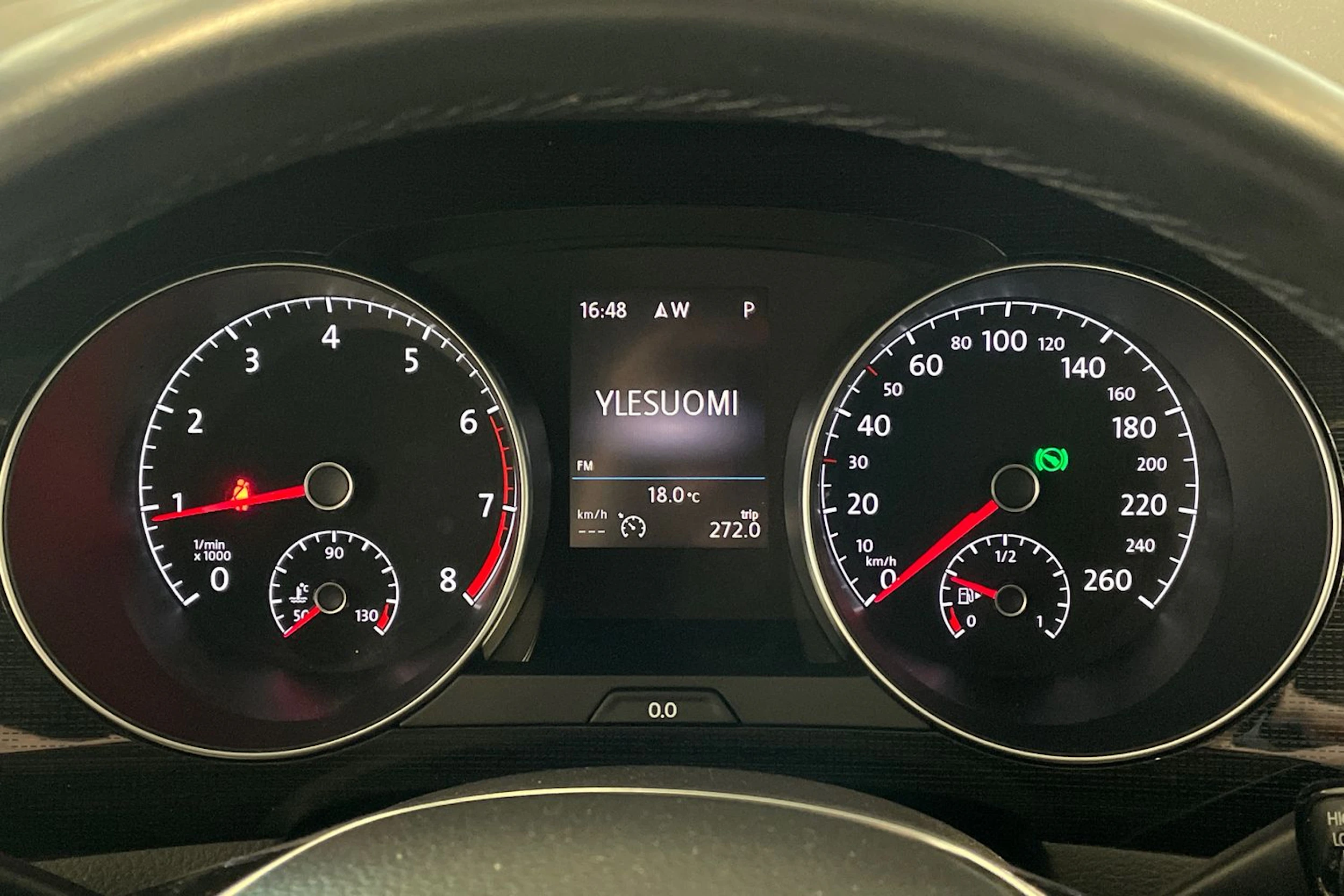 valkoinen Volkswagen Golf Sportsvan 2018 kuva 17.