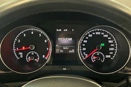 valkoinen Volkswagen Golf Sportsvan 2018 kuva 17.