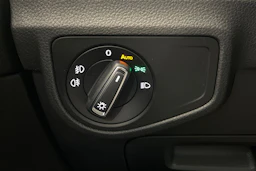 valkoinen Volkswagen Golf Sportsvan 2018 kuva 20.