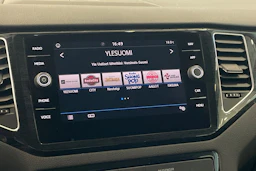 valkoinen Volkswagen Golf Sportsvan 2018 kuva 21.