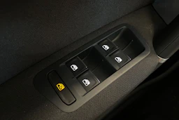 valkoinen Volkswagen Golf Sportsvan 2018 kuva 31.