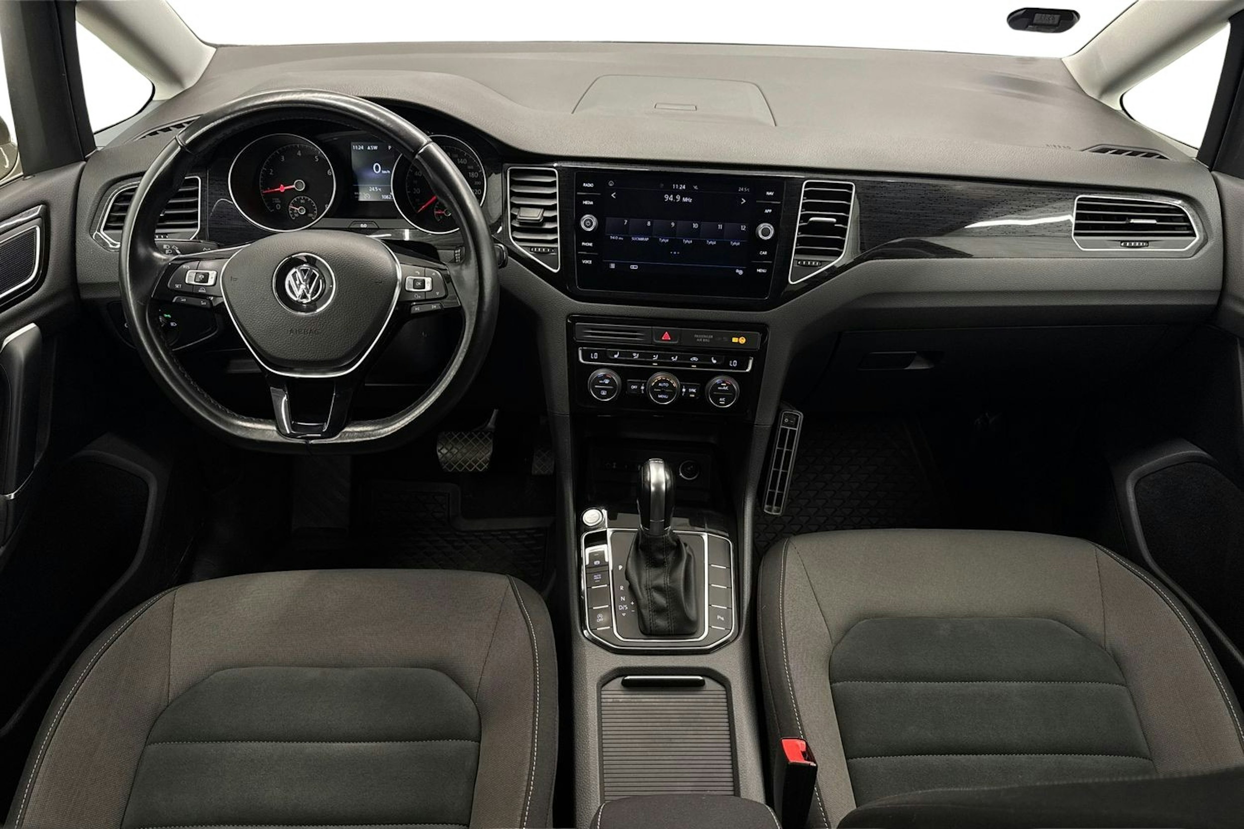 ruskea (beige) Volkswagen Golf Sportsvan 2018 kuva 9.